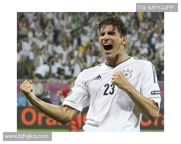 川崎前锋官方:效能10年的40岁韩国前国门郑成龙将自在身归队