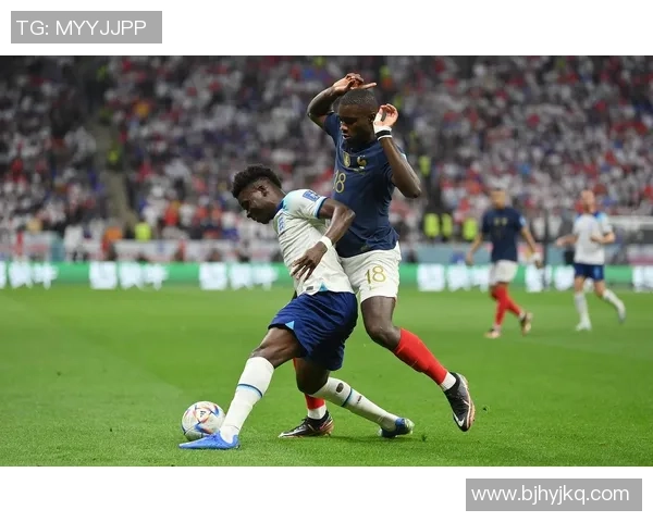 法媒:巴黎与于帕的经纪人关系密切,若他不续约会测验免签